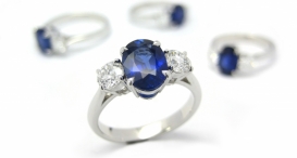 R1104a - kolekce prstenů vyrobených z 18kt bílého zlato s modrými safíry a diamanty - foto č. 62