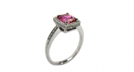 R1027 - prsten vyrobený z platiny s růžovým safírem a diamanty - foto č. 162