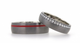 W2387-965 - nubní prsteny vyrobené z tantalu a bílého zlata s diamanty a červeným smaltem - foto č. 125